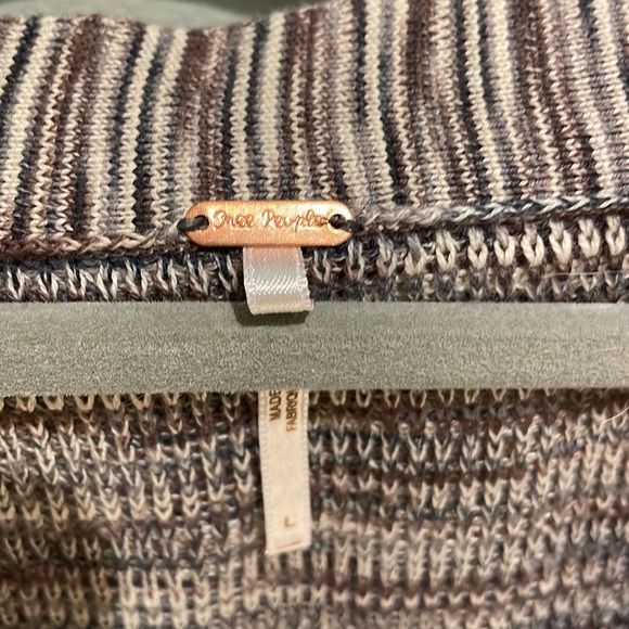 Free People variegated grey and brown cotton V-neck sweater EUC - Picture 2 of 6